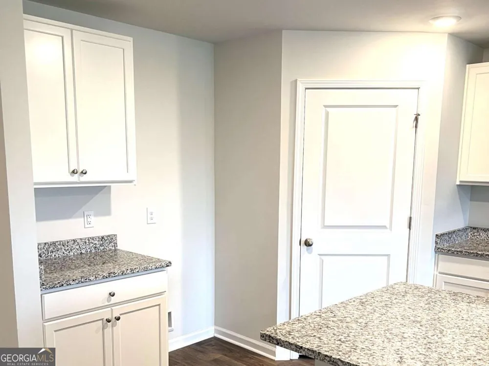 704 Chickadee ST Bloomingdale, GA 31302
