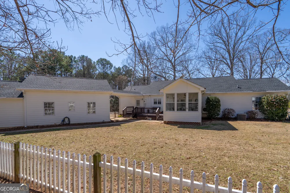 1650 Pierce Dairy RD Madison, GA 30650
