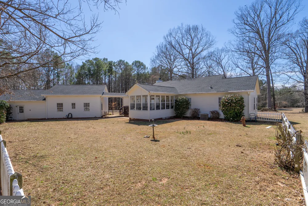 1650 Pierce Dairy RD Madison, GA 30650