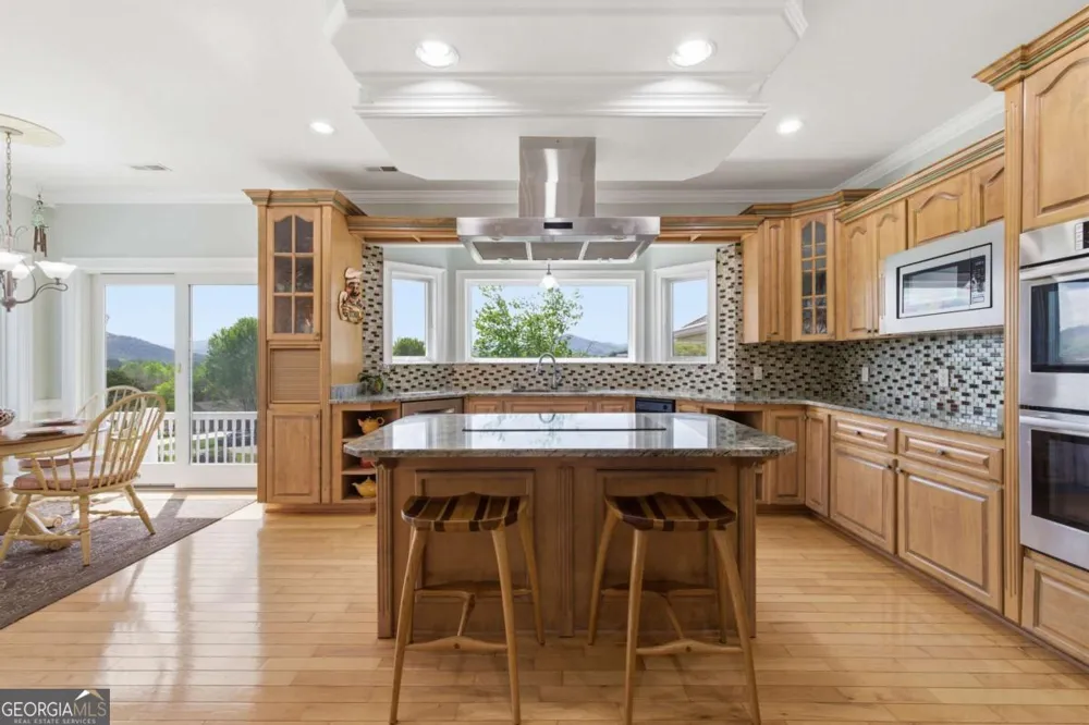 1526 Cedar View LN Hiawassee, GA 30546