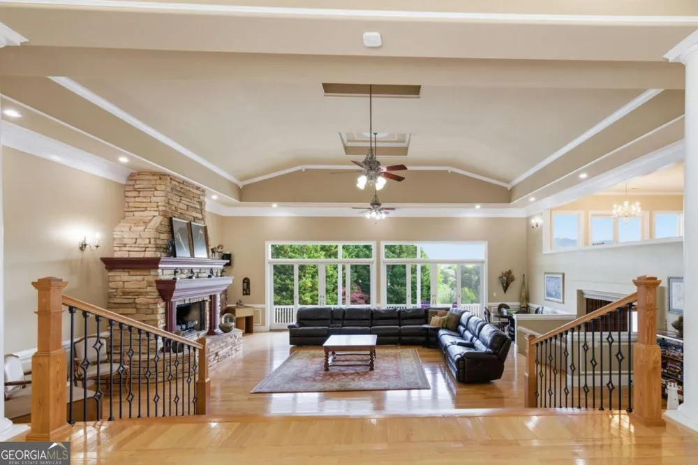 1526 Cedar View LN Hiawassee, GA 30546