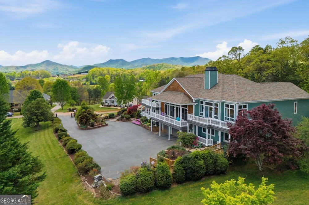 1526 Cedar View LN Hiawassee, GA 30546