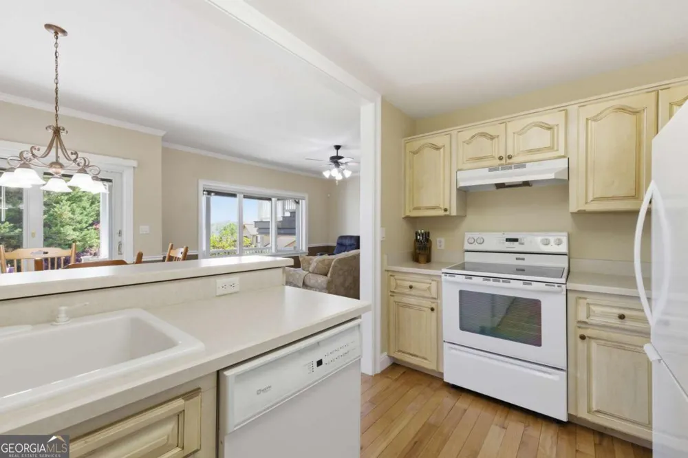 1526 Cedar View LN Hiawassee, GA 30546