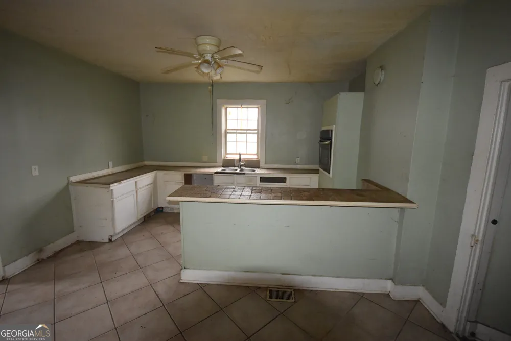 8 Hemlock ST Porterdale, GA 30014