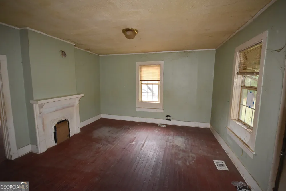 8 Hemlock ST Porterdale, GA 30014