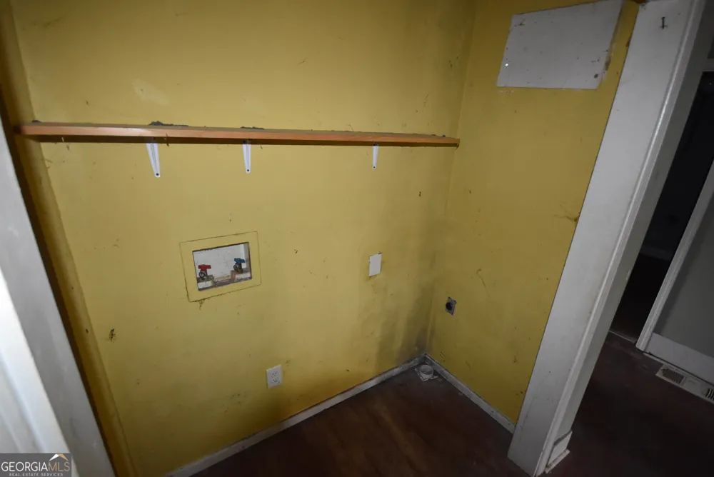 8 Hemlock ST Porterdale, GA 30014