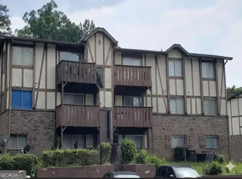 1505 Camelot DR