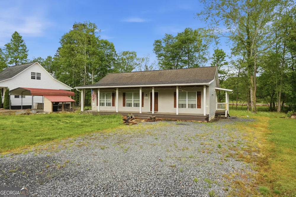 5457 Willow Springs RD Young Harris, GA 30582