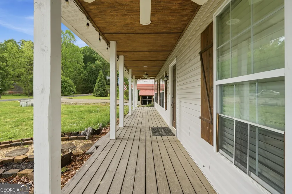 5457 Willow Springs RD Young Harris, GA 30582