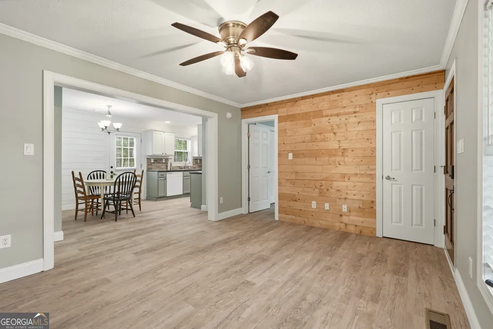 5457 Willow Springs RD Young Harris, GA 30582