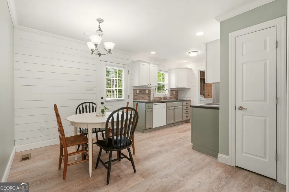5457 Willow Springs RD Young Harris, GA 30582