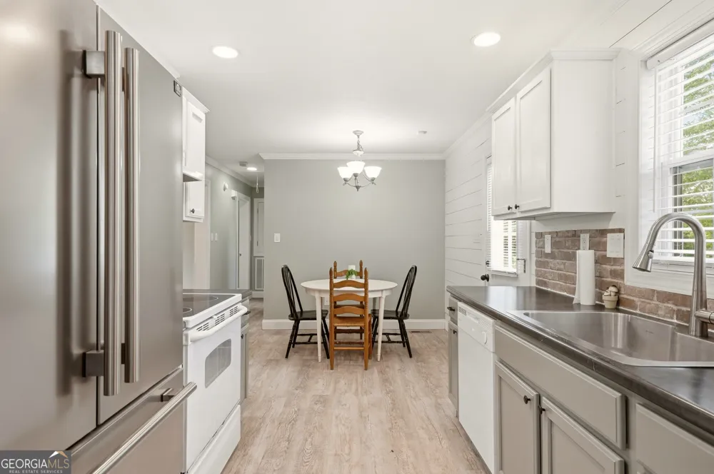 5457 Willow Springs RD Young Harris, GA 30582