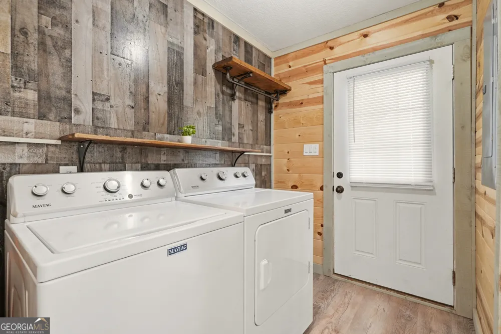 5457 Willow Springs RD Young Harris, GA 30582