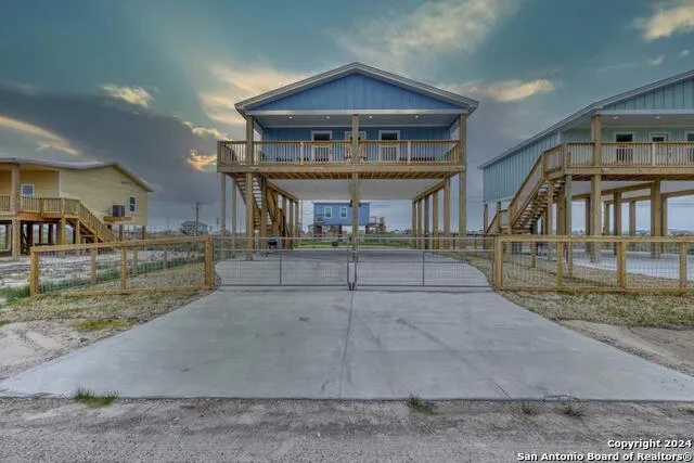 370 misty oak Rockport, TX 78382