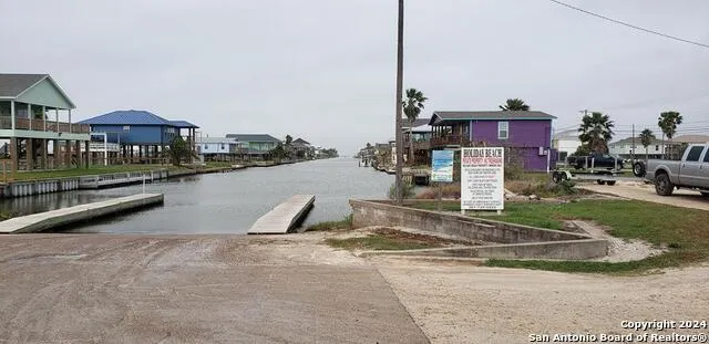 370 misty oak Rockport, TX 78382
