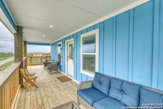 370 misty oak Rockport, TX 78382