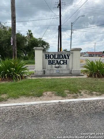 370 misty oak Rockport, TX 78382