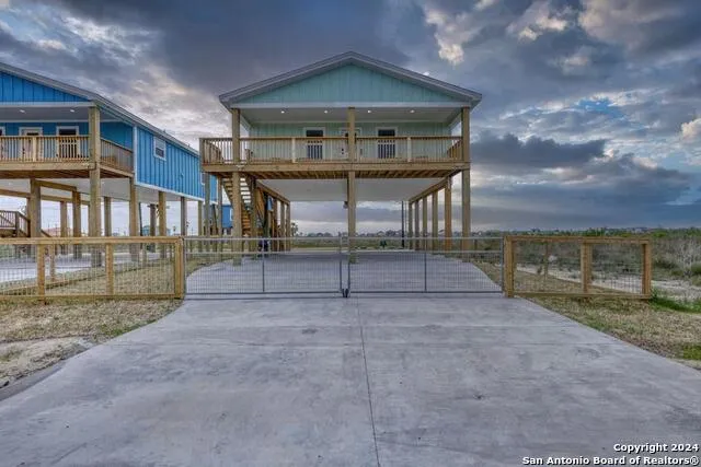 371 misty oak Rockport, TX 78382