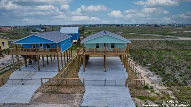 371 misty oak Rockport, TX 78382