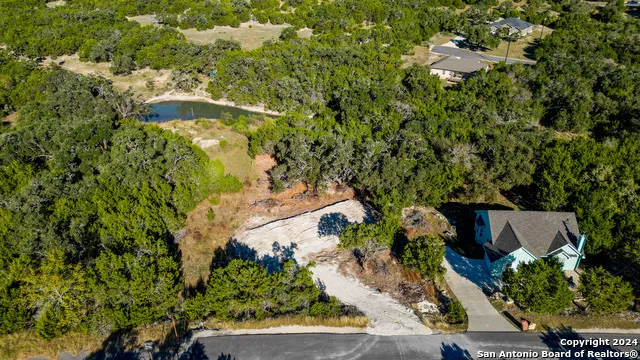 1300 FLAGSTONE DR Fischer, TX 78623