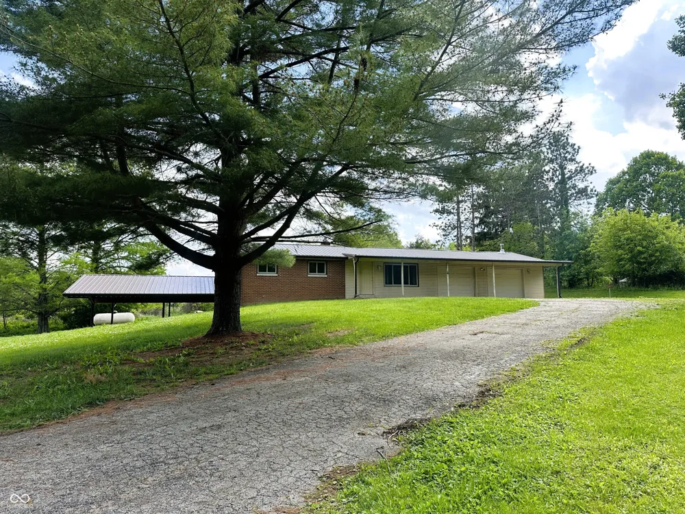 2138 W Range Line Road Greencastle, IN 46135