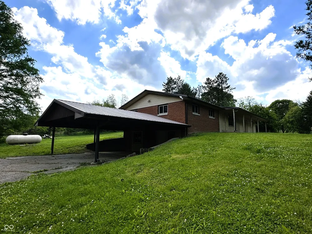 2138 W Range Line Road Greencastle, IN 46135