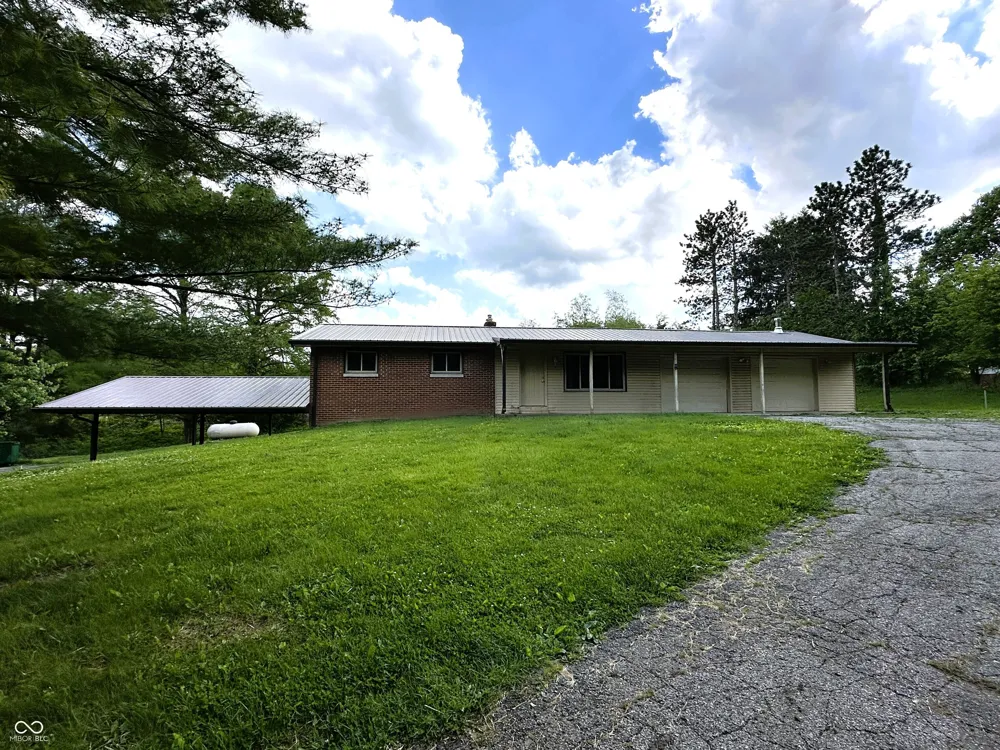 2138 W Range Line Road Greencastle, IN 46135