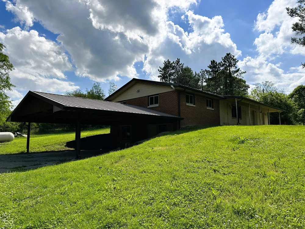 2138 W Range Line Road Greencastle, IN 46135