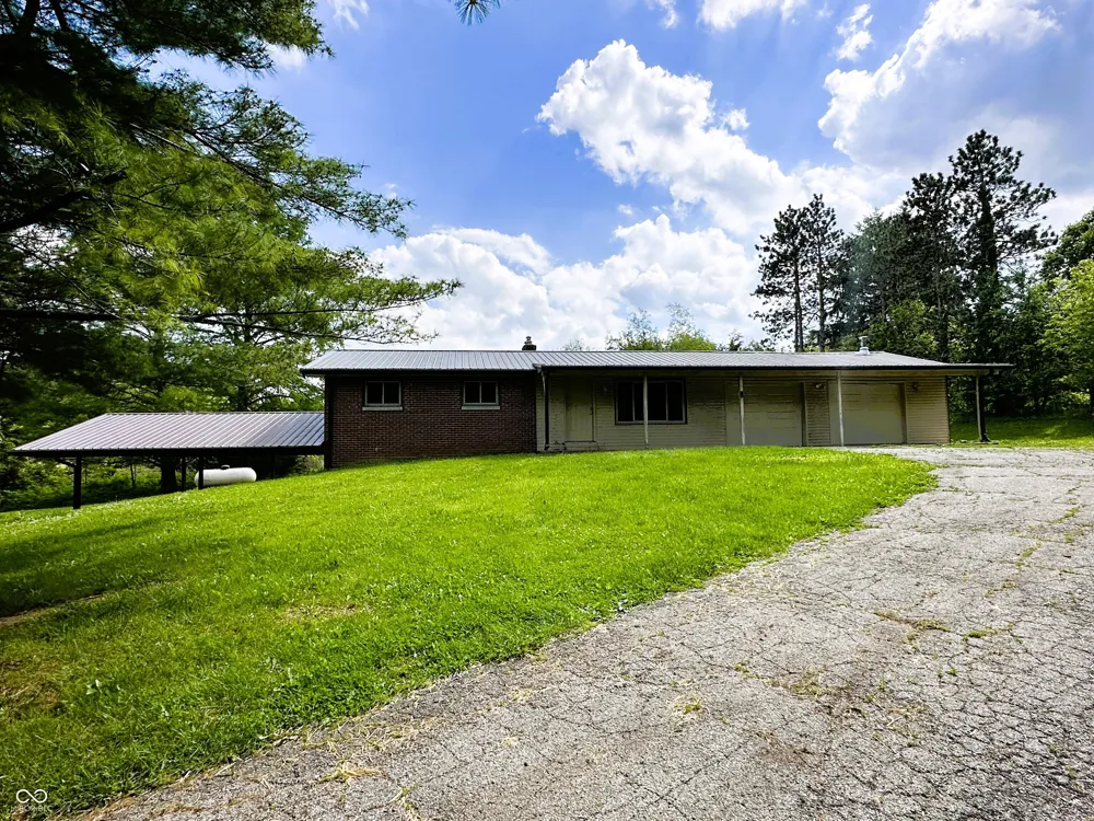 2138 W Range Line Road Greencastle, IN 46135