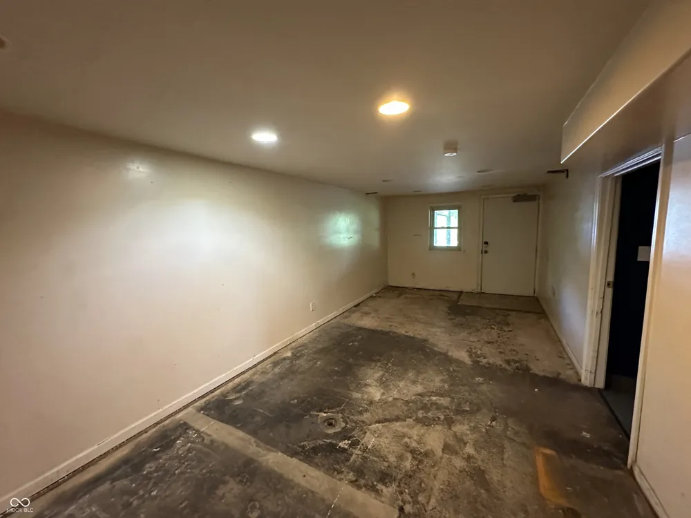 2138 W Range Line Road Greencastle, IN 46135