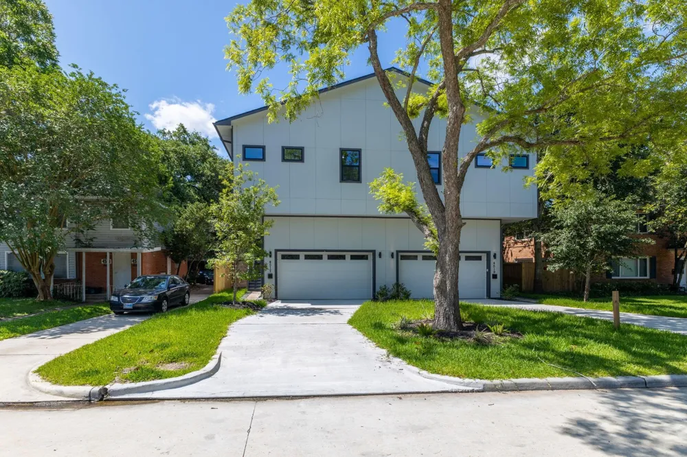 4517 Larch Lane Bellaire, TX 77401