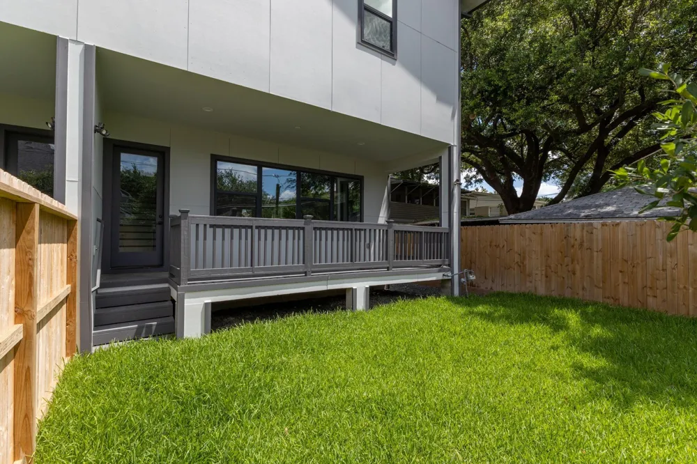 4517 Larch Lane Bellaire, TX 77401