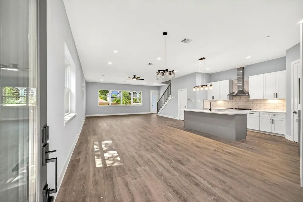 4517 Larch Lane Bellaire, TX 77401
