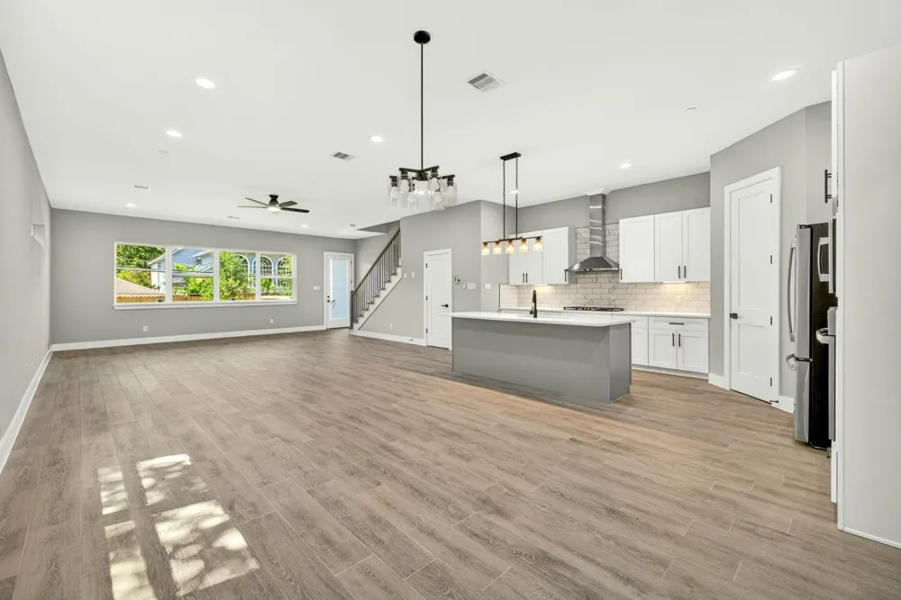 4517 Larch Lane Bellaire, TX 77401