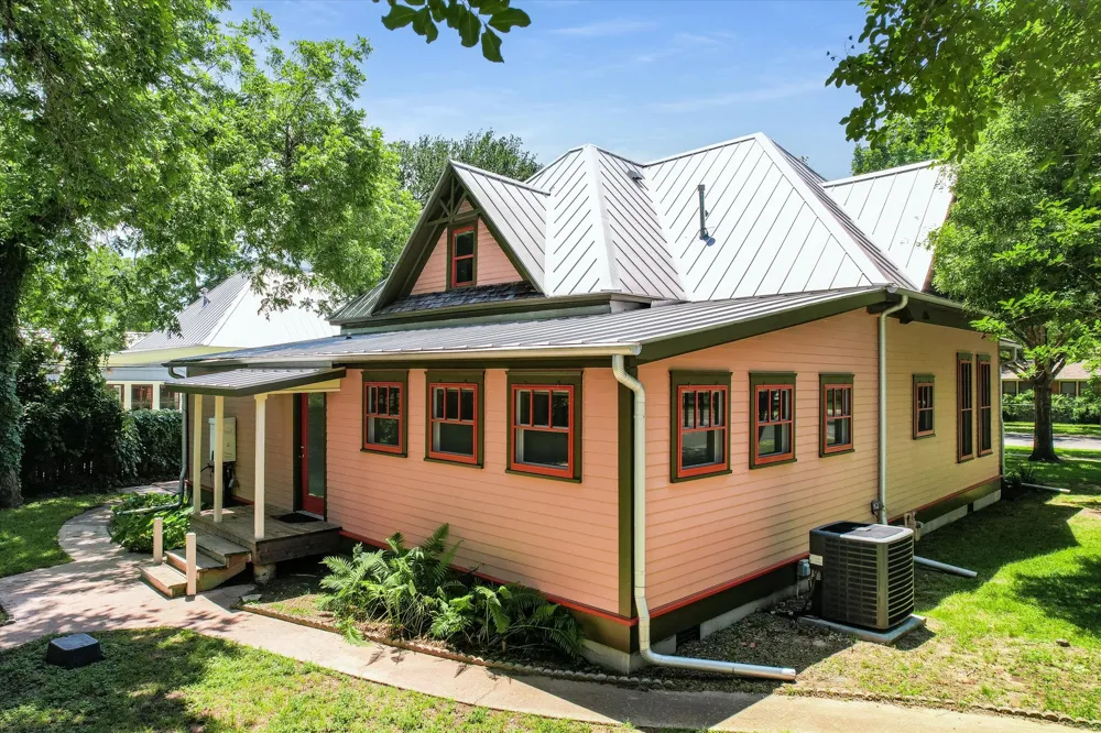 506 Gresham Street Smithville, TX 78957
