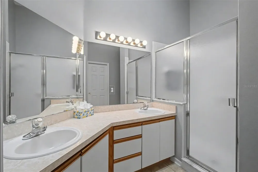 25049 NAVEL AVENUE Leesburg, FL 34748