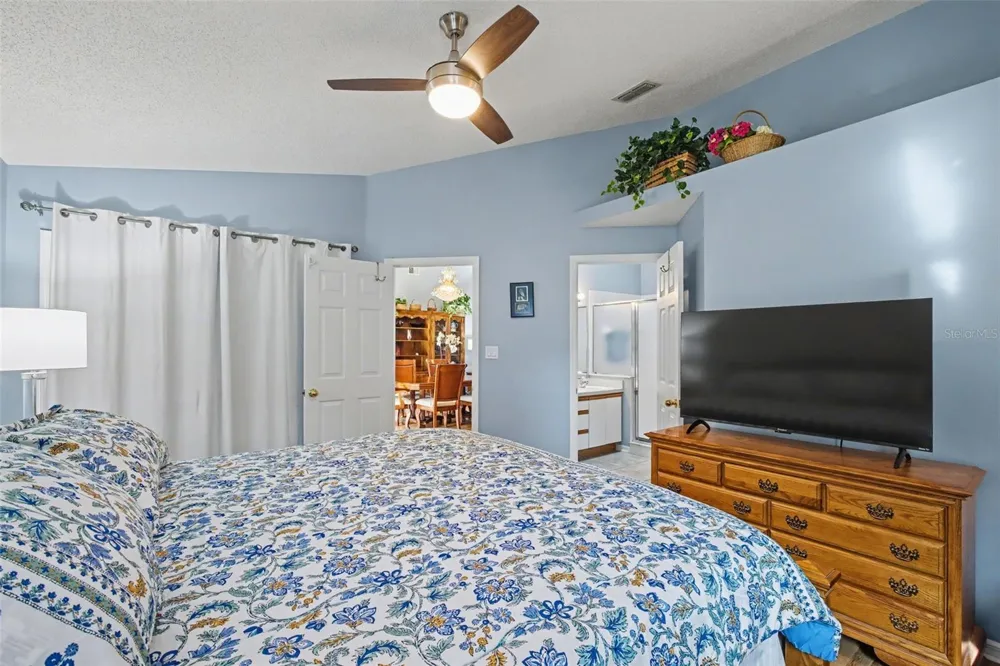 25049 NAVEL AVENUE Leesburg, FL 34748