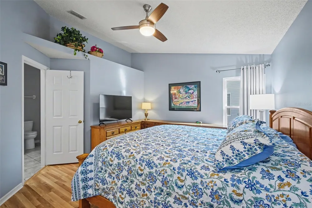 25049 NAVEL AVENUE Leesburg, FL 34748