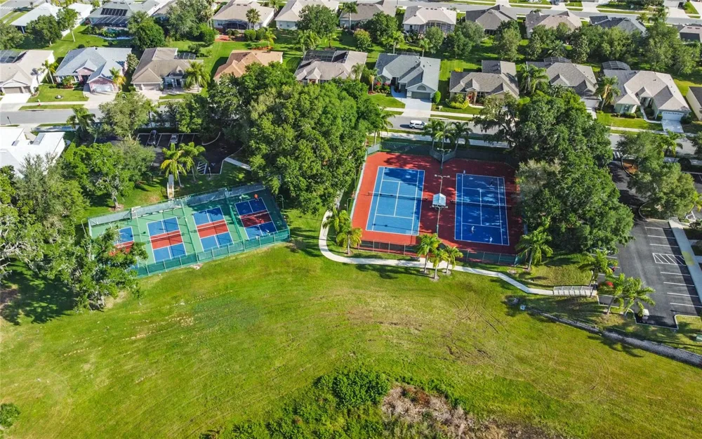 25049 NAVEL AVENUE Leesburg, FL 34748