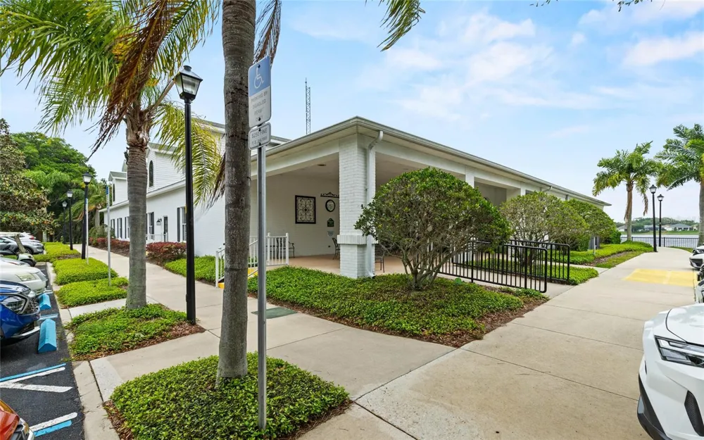 25049 NAVEL AVENUE Leesburg, FL 34748