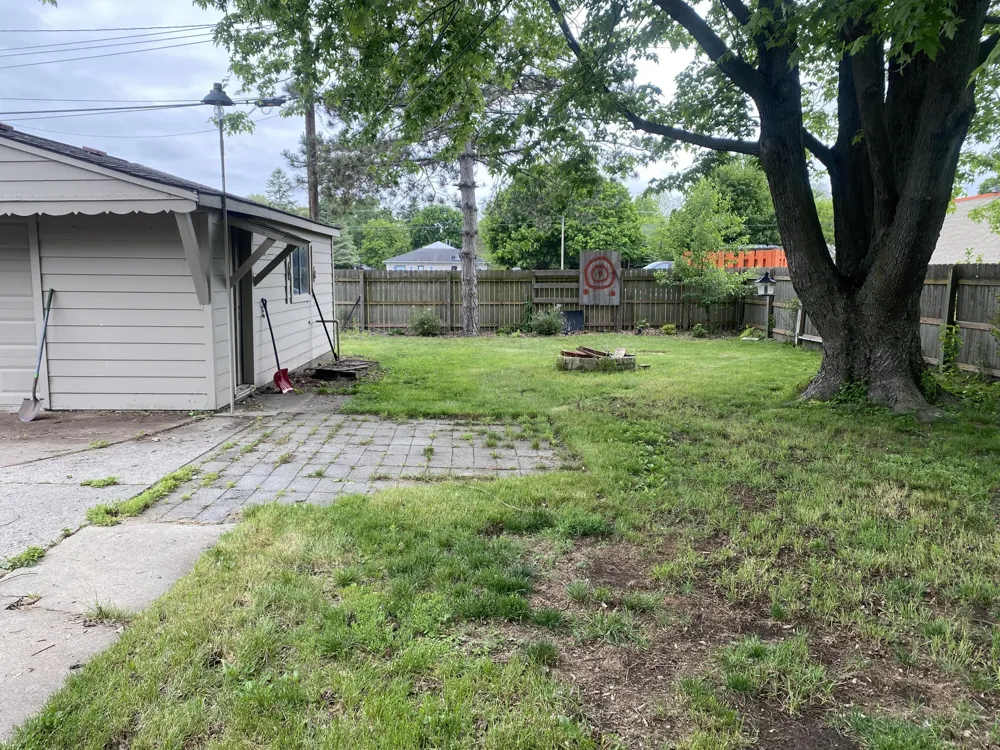 9350 Biddle Street Romulus, MI 48174