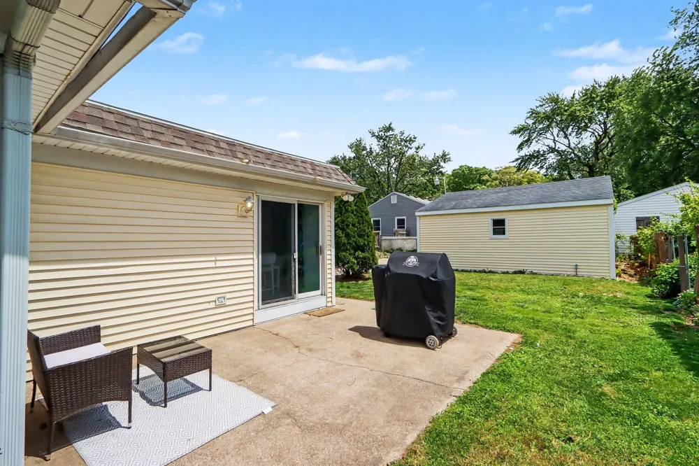 330 Riverview Drive Parchment City, MI 49004