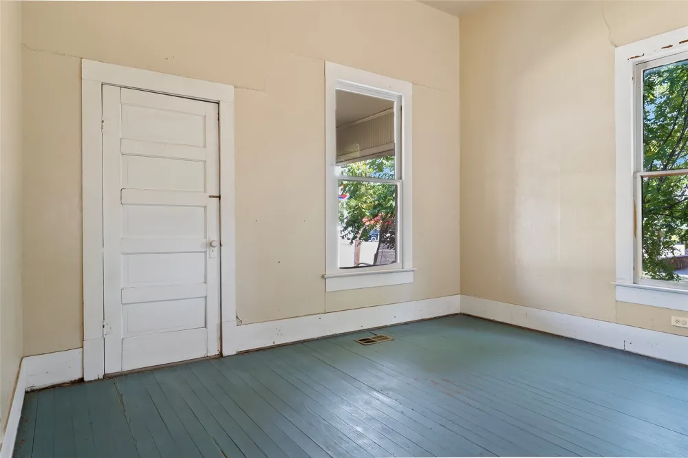 400 S Broad Street St Jo, TX 76265