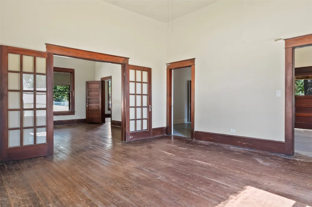 400 S Broad Street St Jo, TX 76265