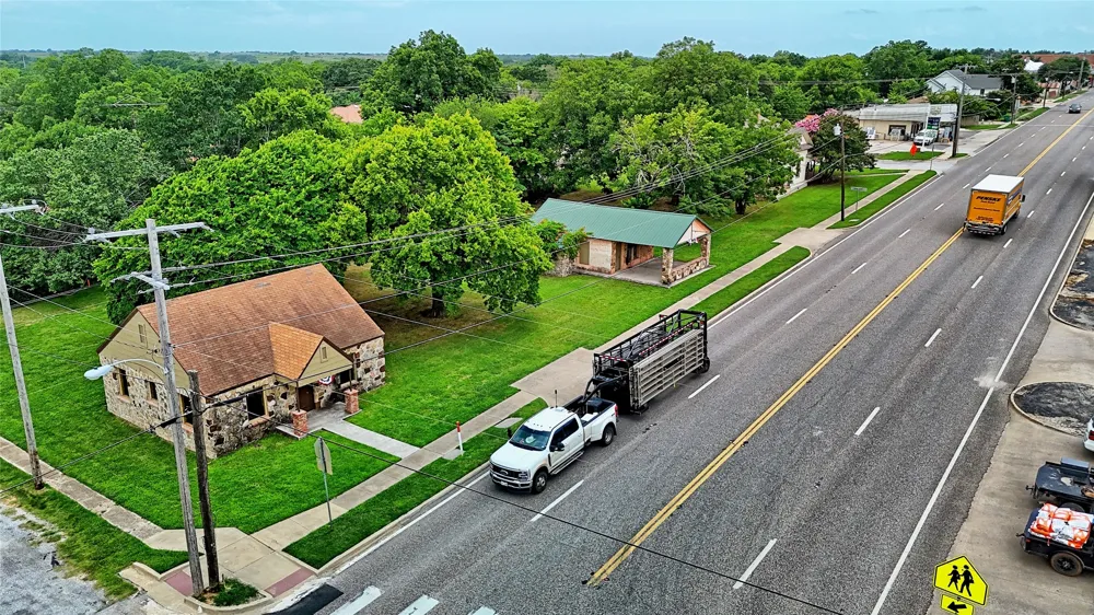 400 S Broad Street St Jo, TX 76265