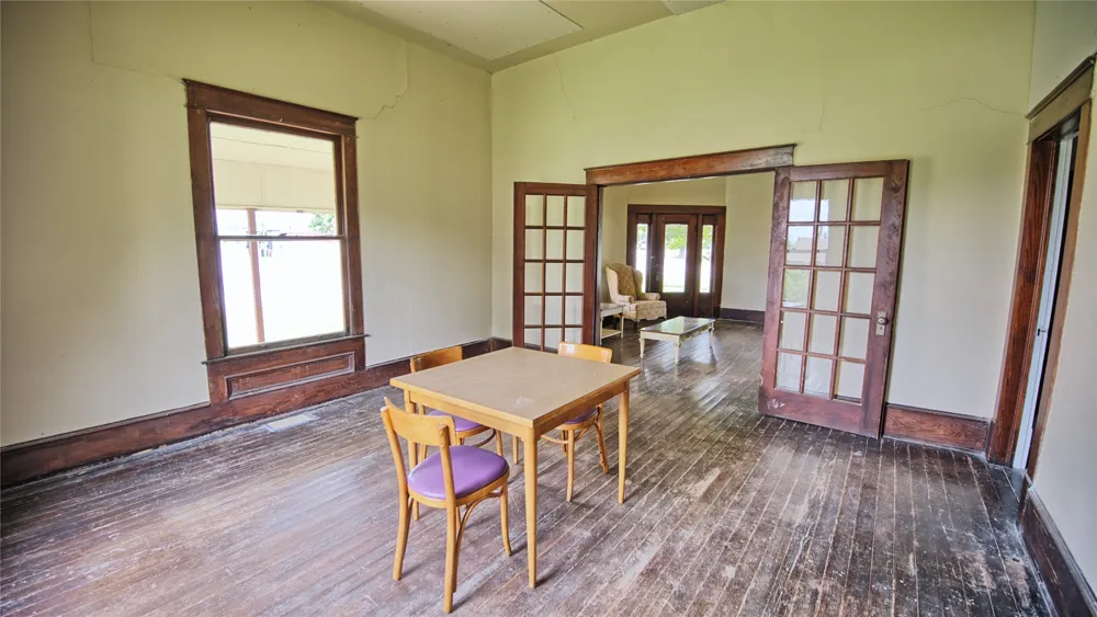 400 S Broad Street St Jo, TX 76265