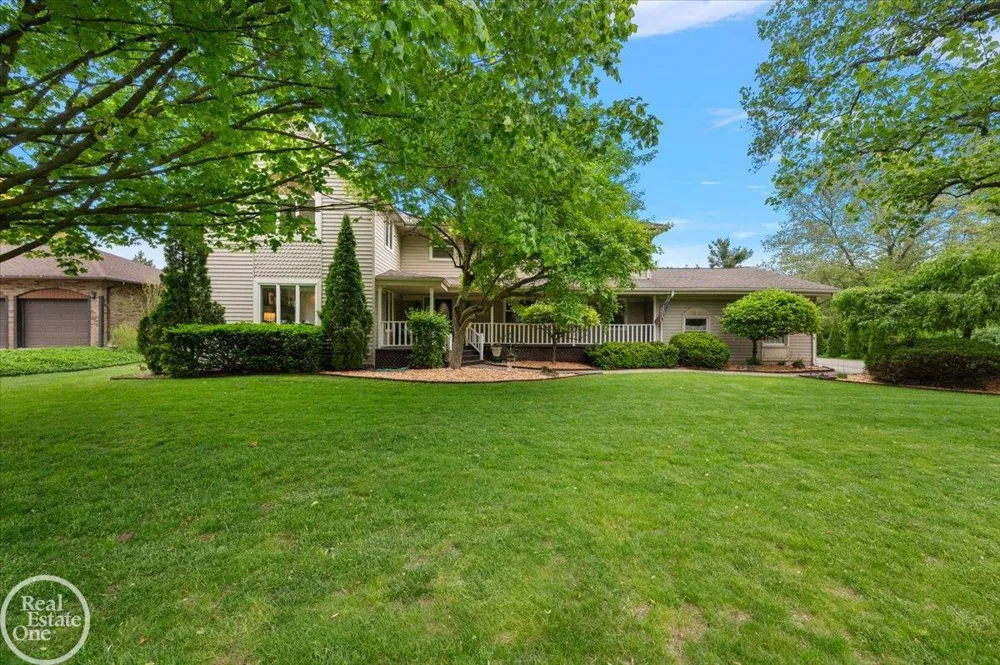 88 Aspinwall Drive Troy City, MI 48098