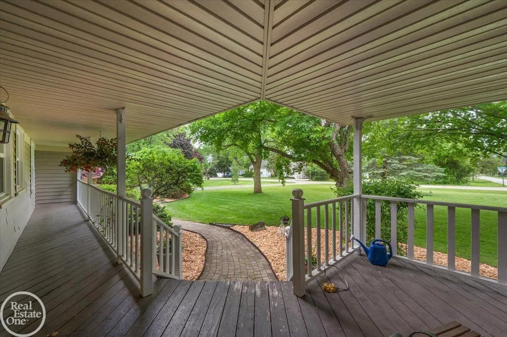88 Aspinwall Drive Troy City, MI 48098
