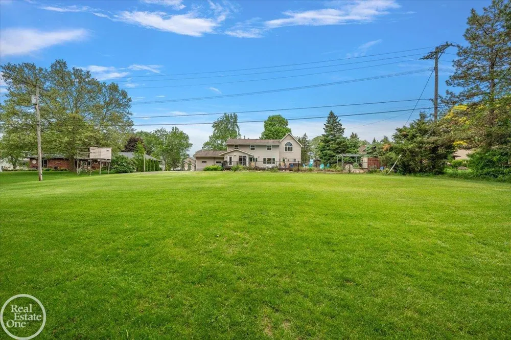 88 Aspinwall Drive Troy City, MI 48098