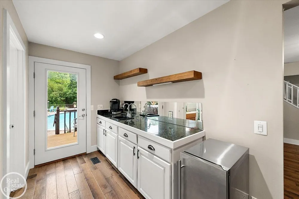 88 Aspinwall Drive Troy City, MI 48098